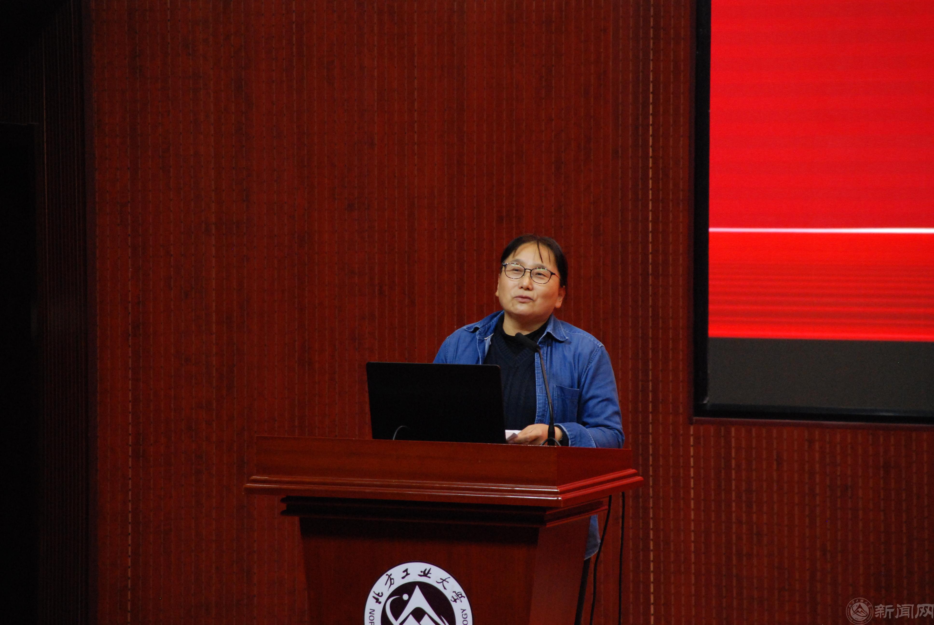 领导讲话.JPG 领导讲话.JPG